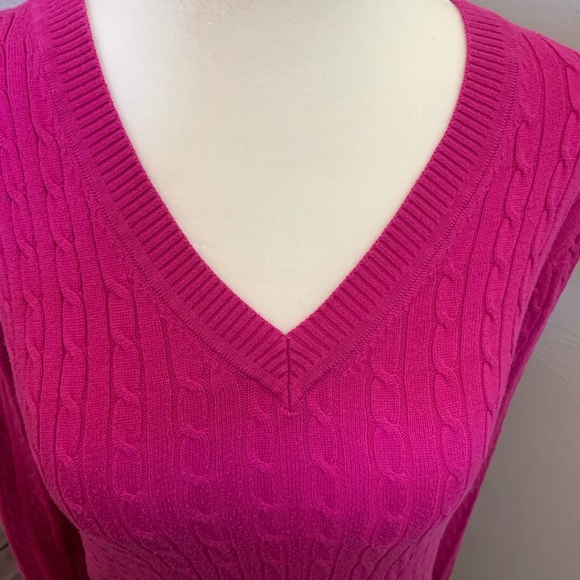 TOMMY HILFIGURE | Pink Knitted V-Neck Sweater - Picture 2 of 7